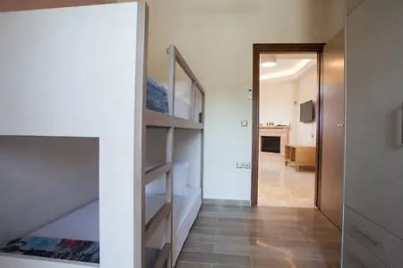 Gold Beach Apartment *